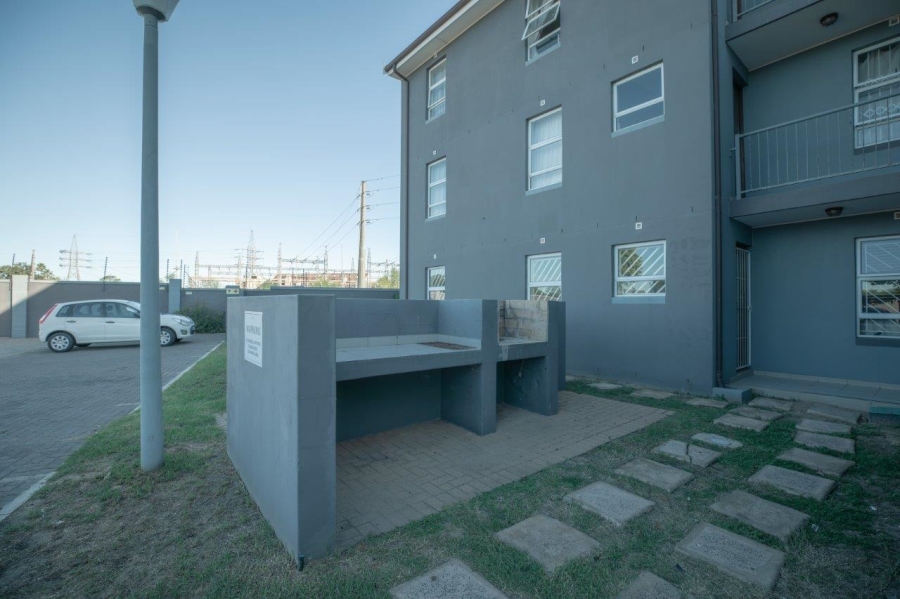 2 Bedroom Property for Sale in Buh Rein Estate Western Cape